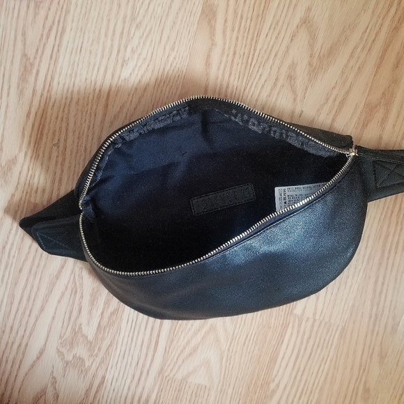 Forever21 Black Belt Bag - Picture 2 of 3